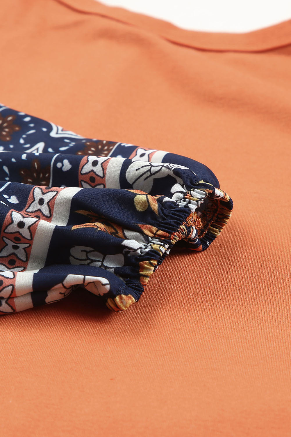 Terracotta top met print en kant