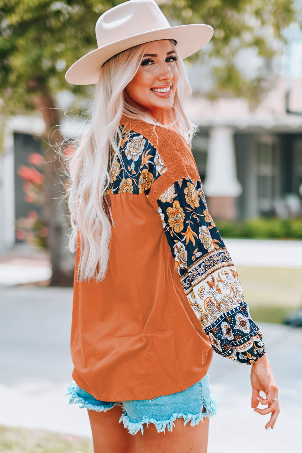 Terracotta top met print en kant